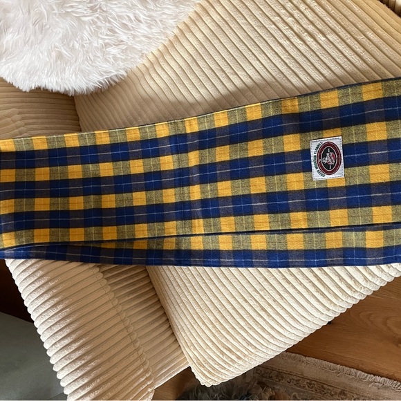 Johnson Woolen Mills Plaid Scarf. New - Picture 4 of 4